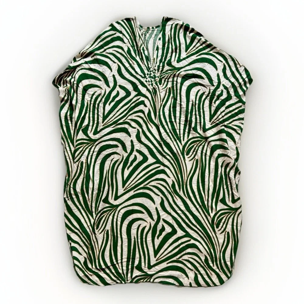 Green Zebra Print Kaftan Dress One Size 100% Viscose Boho Resort Cover Up - Picture 2 of 7